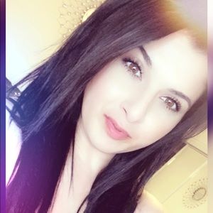 Meet your Posher, Edisa